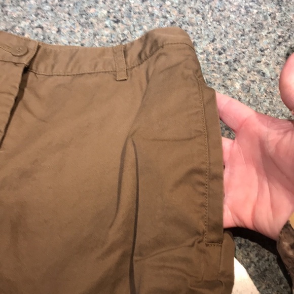 Eddie Bauer brown size 4 shorts outdoor hiking or casual - Picture 2 of 5